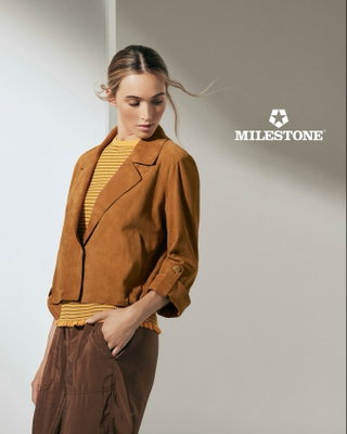 MILESTONE – MILESTONE Damen Lederkollektion Frühjahr/Sommer 26
°
Lassen Sie sich von den neuen Styles der MILESTONE Lederkollektion inspirieren und genießen Sie den Frühling mit MILESTONE!

°
Schauen Sie bei Ihrem MILESTONE Händler in Ihrer Nähe vorbei oder stöbern Sie online.
°
Wir wünschen Ihnen viel Spaß dabei und viele neue Inspirationen für Ihre Frühjahrsoutfits.
°
MILESTONE ist Jackenexperte.
Modernes Design, sorgfältig ausgewählte Materialien und präzise Verarbeitung zeichnen MILESTONE aus und sind seit 1994 ein Erfolgsgarant.
°
Be MILESTONE. Own Your Style.
°
°
°
MILESTONE – MILESTONE Women’s Leather Collection
°
Let yourself be inspired by the new styles from the MILESTONE leather collection and enjoy the spring with MILESTONE!
°
Visit your nearest MILESTONE retailer or browse online.
°
We hope you enjoy browsing and find plenty of new inspiration for your spring outfits.
MILESTONE is a jacket expert.
°
Modern design, carefully selected materials, and precise craftsmanship characterize MILESTONE and have been a guarantee of success since 1994.
°
Enjoy the season with MILESTONE.
°
Be MILESTONE. Own Your Style.
°
°
 #milestonejackets  #Fashiontrends2026 #springsummer26 #trend2026 #newcollection 
°
_____________