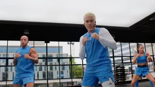 Är ni redo för nya releaser? Nästa vecka släpper vi de nyaste programmen i våra Les Mills klasser! 🤩 Ny musik, nya utmaningar och massor av energi! Dubbla instruktörer på de flesta passen ✨ Först ut är Bodycombat på måndag kl 16:30 med Malin & Jessica! 🥳