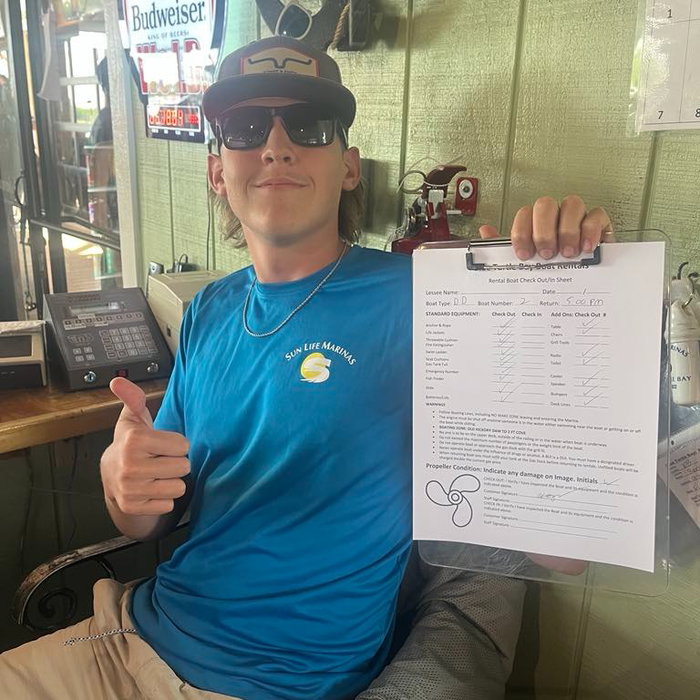 Got everything you need for a safe day on the lake? Keep a checklist of essential safety gear before heading out on the water!